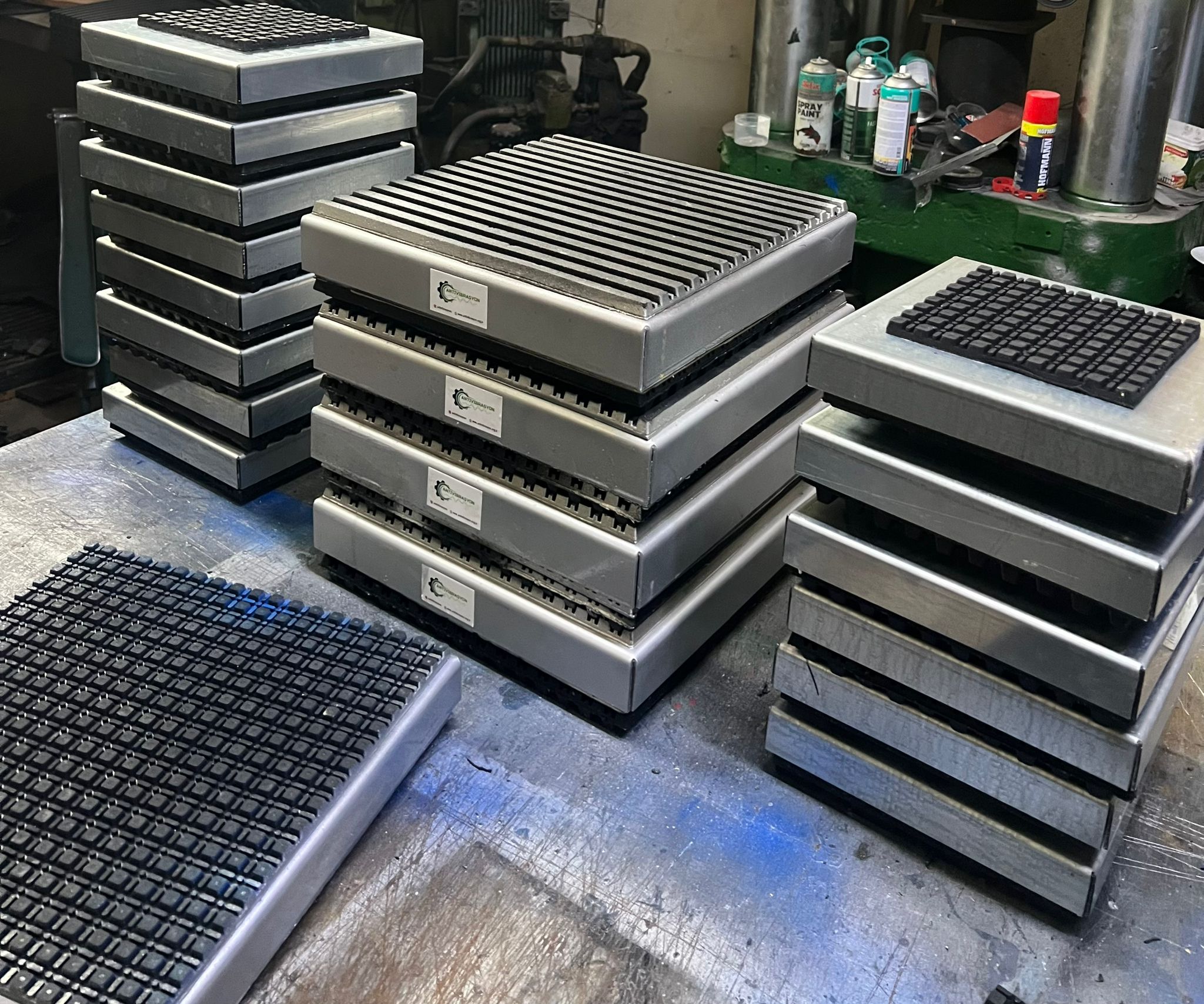 Giyotin Titreşim önleyici Ayaklar